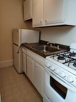 10 Ware St, Unit 309B in Cambridge, MA - Building Photo