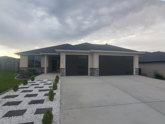property at 4175 N Clover Rd