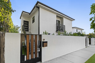 438 Cornell Dr in Burbank, CA - Foto de edificio - Building Photo