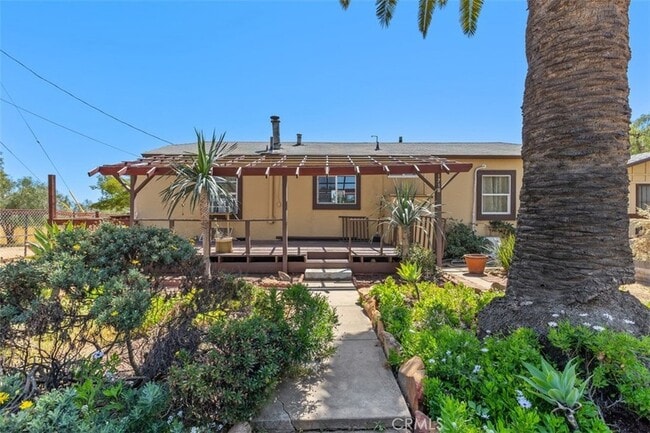 property at 1716 Cedar St