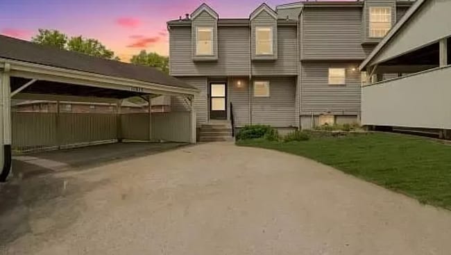 property at 11815 E 59th Terrace Cir