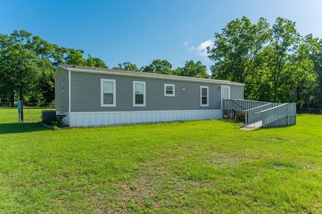 2295 Bermuda Ln in Ponce De Leon, FL - Building Photo - Building Photo