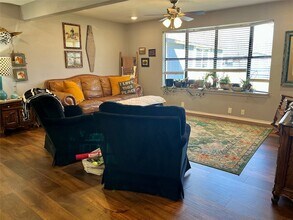 715 North Ave in Whitesboro, TX - Foto de edificio - Building Photo