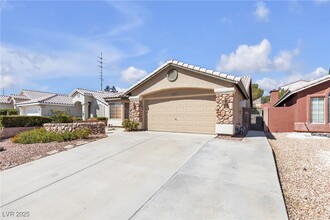 1713 Diamond Oak Ct in Las Vegas, NV - Building Photo - Building Photo