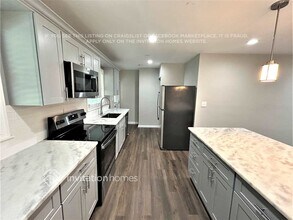 1095 Longshore Dr in Decatur, GA - Building Photo - Building Photo