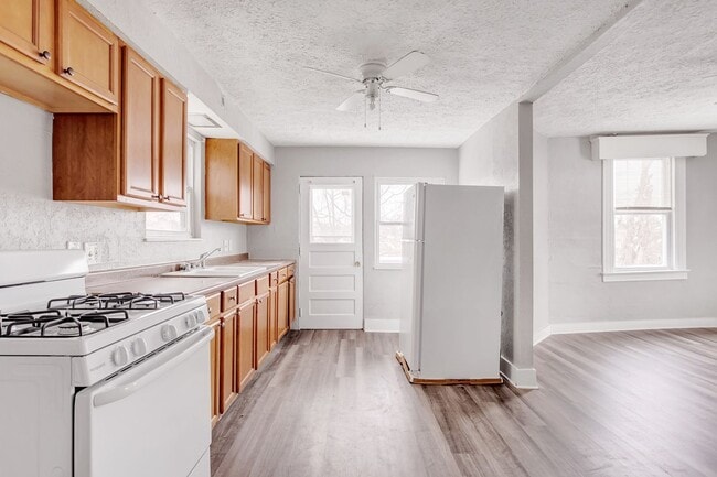 property at 2004 Plainview Ave
