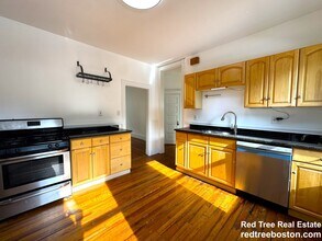 67 Washburn Ave in Cambridge, MA - Foto de edificio - Building Photo