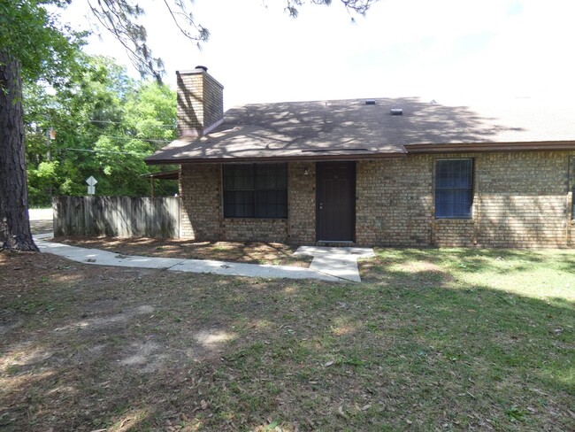 property at 3864 Oakus Dr