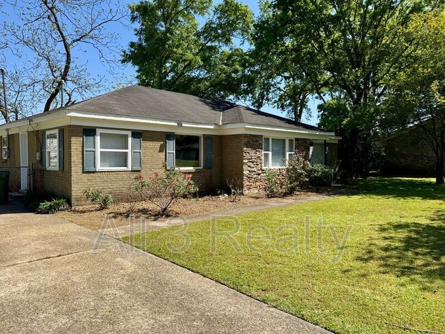 24 Holliday Dr in Montgomery, AL - Building Photo - Building Photo