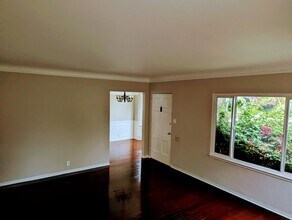 1128 16th St, Unit Front House in Santa Monica, CA - Building Photo - Building Photo