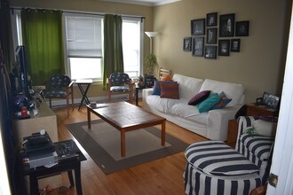 3239 Damen N Ave, Unit 3 in Chicago, IL - Building Photo - Building Photo
