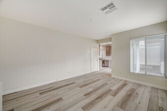 10408 September Flower St in Las Vegas, NV - Building Photo - Building Photo