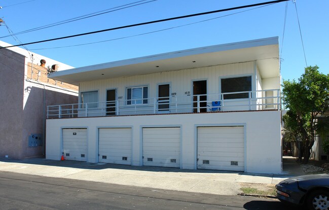 1027-1035 Estudillo St in Martinez, CA - Foto de edificio - Building Photo
