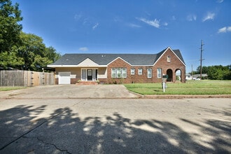 1001 W Hackberry Ave in Duncan, OK - Building Photo - Building Photo