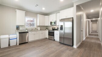 601 English Ave NW in Atlanta, GA - Building Photo