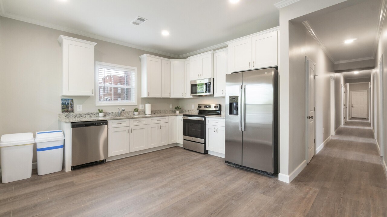 601 English Ave NW in Atlanta, GA - Building Photo