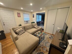 172 Charles St, Unit 1 in Cambridge, MA - Building Photo - Building Photo