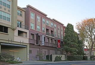 5633-5667 Bay St in Emeryville, CA - Building Photo - Building Photo