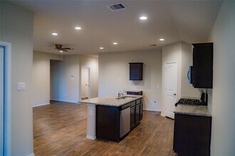 2446 Ormes Forest Ln in Spring, TX - Foto de edificio - Building Photo