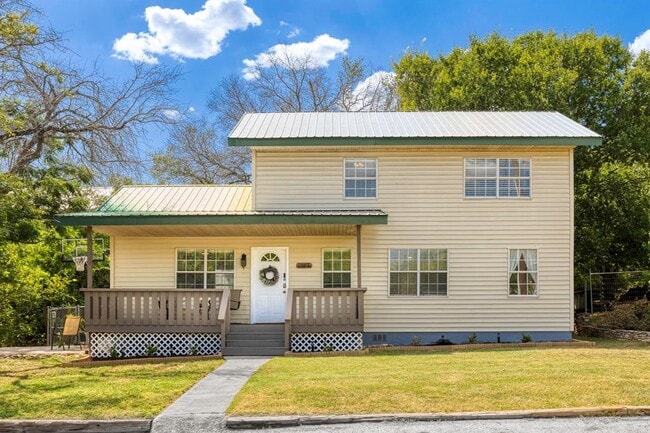 property at 11004 Elm St