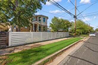 1304 Leona St in Austin, TX - Building Photo - Building Photo