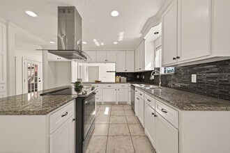 11414 Meadow Lake Dr in Houston, TX - Foto de edificio - Building Photo