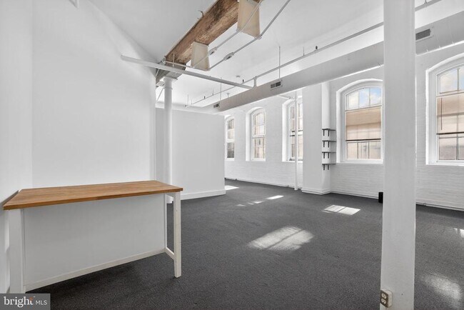 408 Vine St in Philadelphia, PA - Building Photo - Building Photo