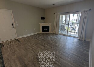 8045 Bienville Dr in Nashville, TN - Building Photo - Building Photo