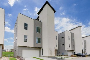 4300 Mansfield Dam Rd, Unit 821 in Austin, TX - Building Photo