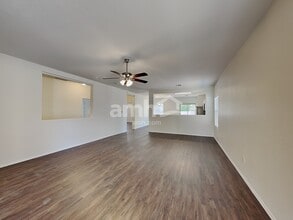 83 W Calle Priscal in Sahuarita, AZ - Foto de edificio - Building Photo