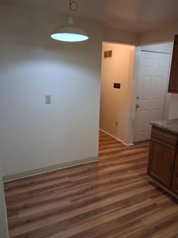 615 Duss Ave in Ambridge, PA - Foto de edificio - Building Photo