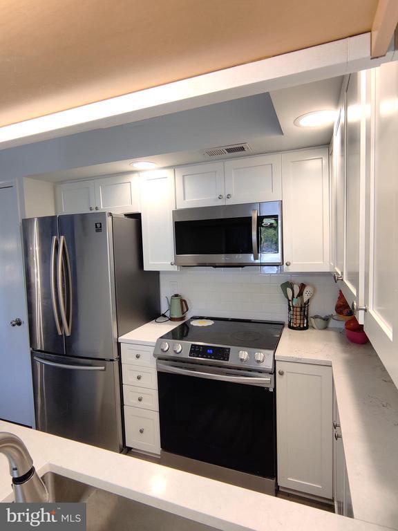 2911-H S Woodley St in Arlington, VA - Building Photo - Building Photo