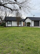 1700 Garden Villa Dr in Georgetown, TX - Building Photo