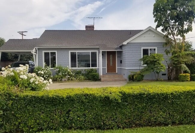property at 14016 Sylvan St