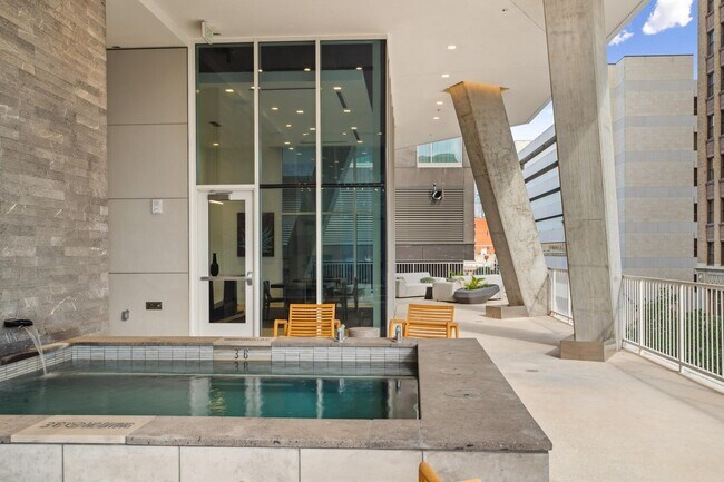 143 E Commerce St in San Antonio, TX - Building Photo - Building Photo