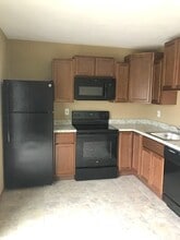 18 Sarpy Rd in Belleville, IL - Building Photo - Building Photo