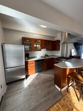 25 Lee St, Unit 25 in Boston, MA - Foto de edificio - Building Photo