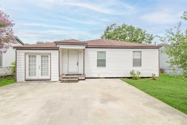 208 17th Ave N in Texas City, TX - Building Photo - Building Photo