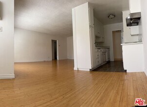 2803 Arizona Ave in Santa Monica, CA - Building Photo - Building Photo