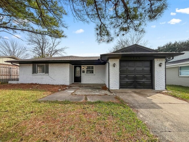 property at 1400 Andrew St