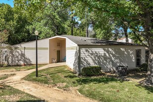 Wesley Highland Meadows in Memphis, TN - Building Photo