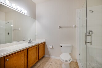 Cobblestone on The Lake Apartments in Ft. Myers, FL - Foto de edificio - Interior Photo