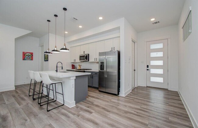 970 Highland Sound Ln in Houston, TX - Building Photo - Building Photo