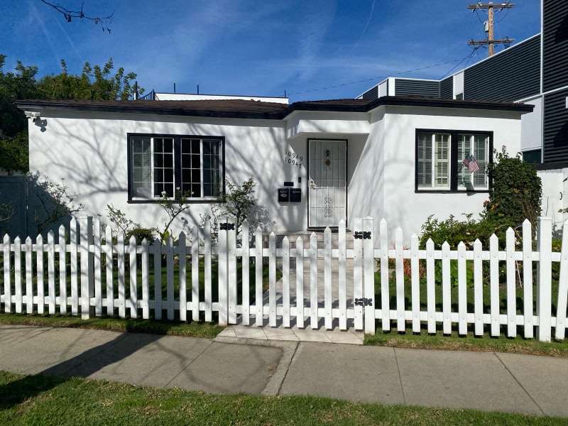 10947 Exposition Blvd in Los Angeles, CA - Building Photo