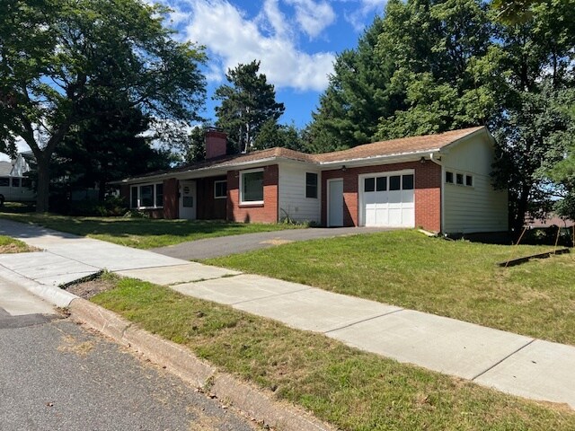 property at 904 Hillcrest Ave