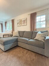 7601 Bedfordshire Dr in Charlotte, NC - Foto de edificio - Building Photo