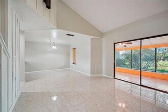 53 Saint Andrews Ct in Kissimmee, FL - Foto de edificio - Building Photo