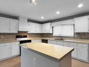 13303 Galicia in Universal City, TX - Building Photo - Building Photo