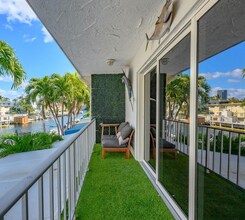 3793 NE 170th St in North Miami Beach, FL - Building Photo - Building Photo