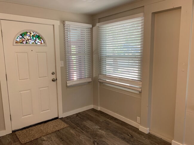 property at 424 W Cheyenne Rd